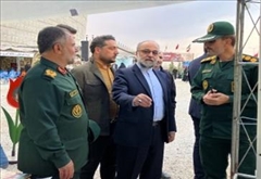 بازدید آقای دکتر آفاقی دادستان مرکز استان اردبیل به همراه سردار عبدی جانشین سپاه حضرت عباس (ع) و سرهنگ وحیدی مدیر اجرایی نمایشگاه رزمی-فرهنگی عملیات رمضان از غرفه پدافند غیرعامل