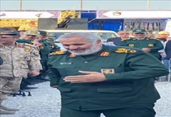 بازدید سردار بابازاده فرمانده قرارگاه عاشورا از غرفه پدافند غیرعامل
